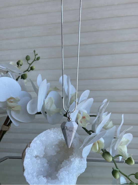 Jewelry - White Howlite Faceted Pendulum Pendant